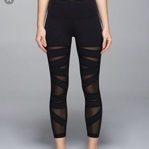 Size 6 Lululemon ankle length legging